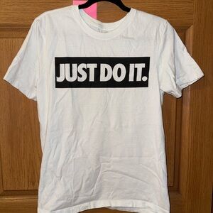 Men’s Nike White 'Just Do It' T-Shirt